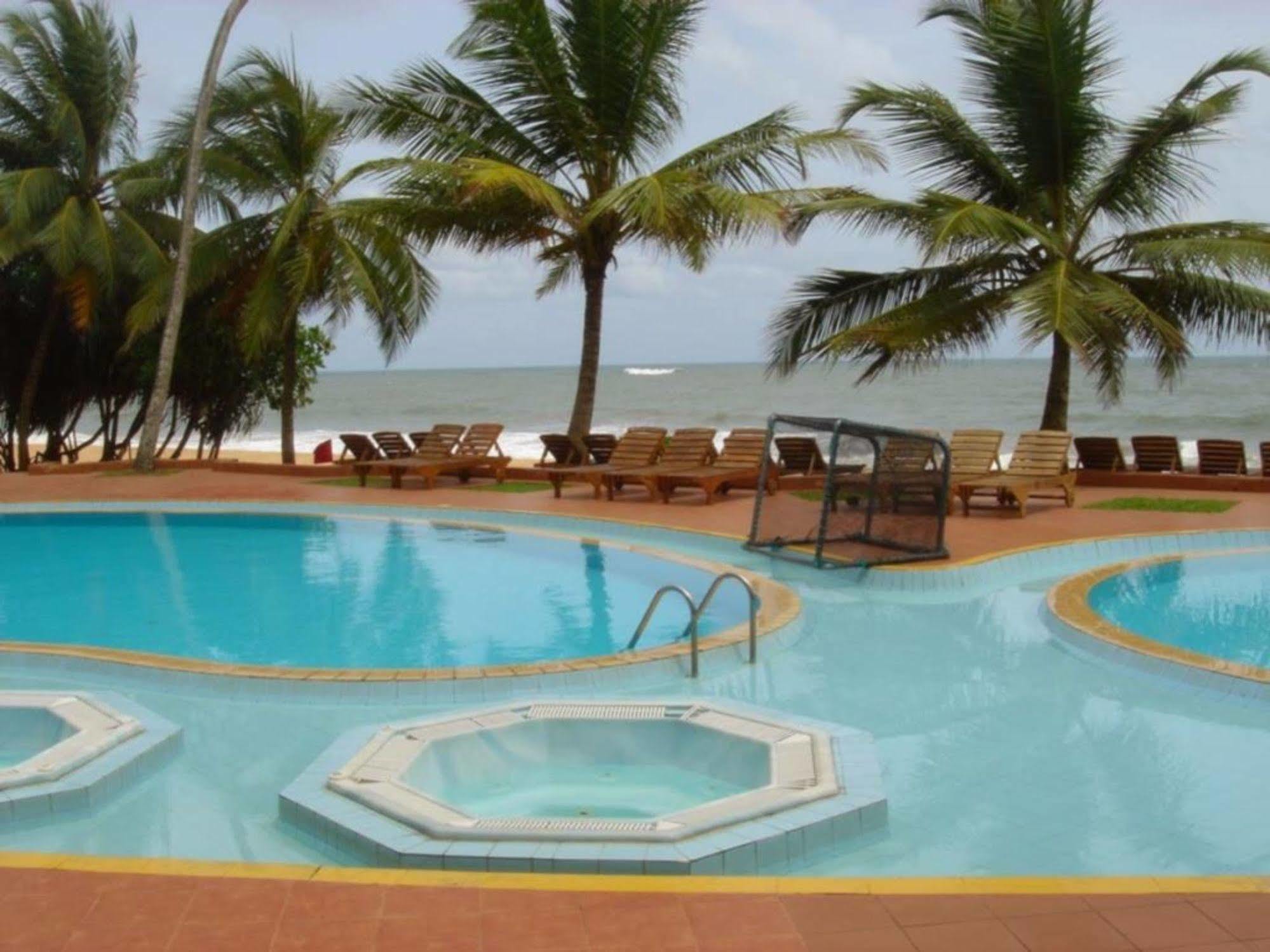 Induruwa Beach Resort Ngoại thất bức ảnh
